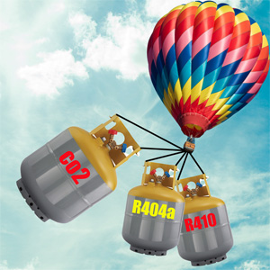 Varmuftballonger med köldmedietuber hängandes